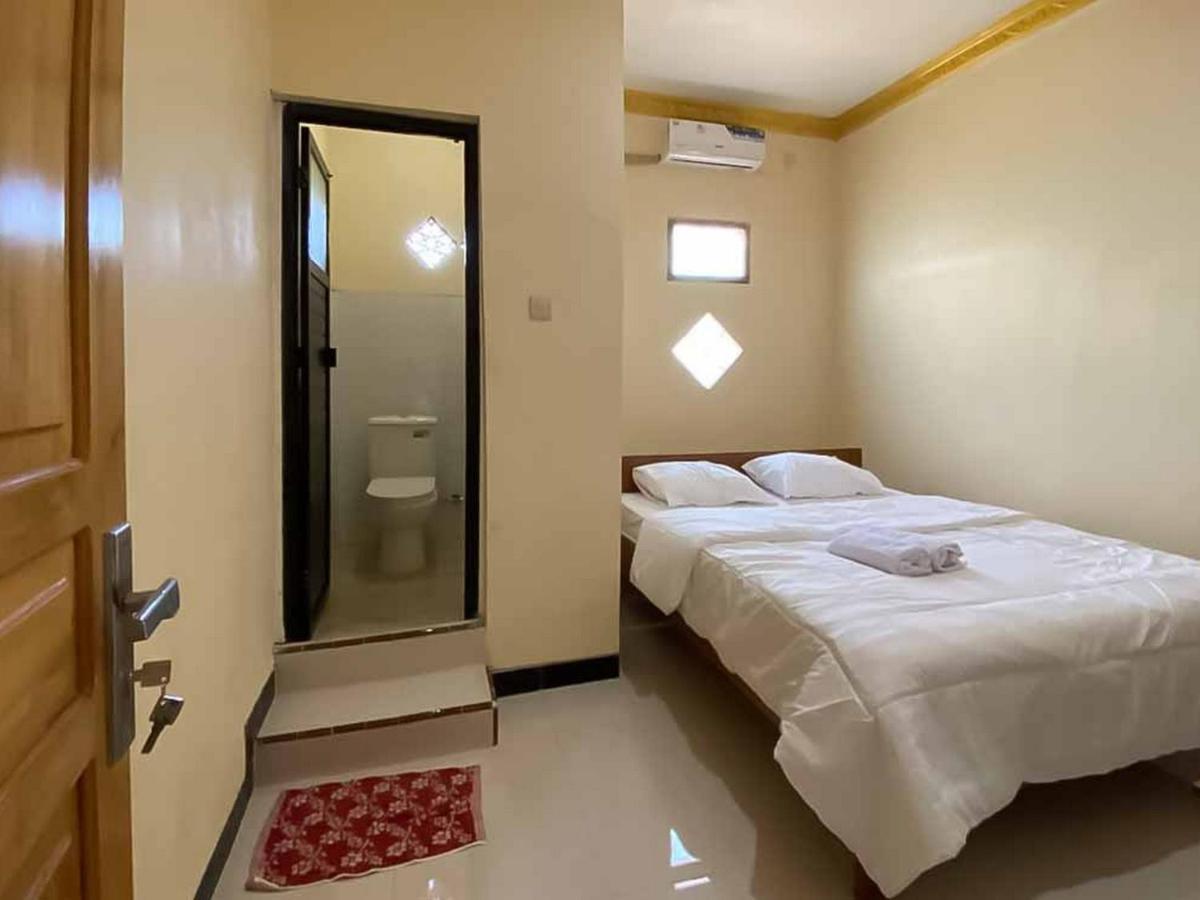 Palace Syariah Homestay Redpartner Banyuwangi  Ngoại thất bức ảnh