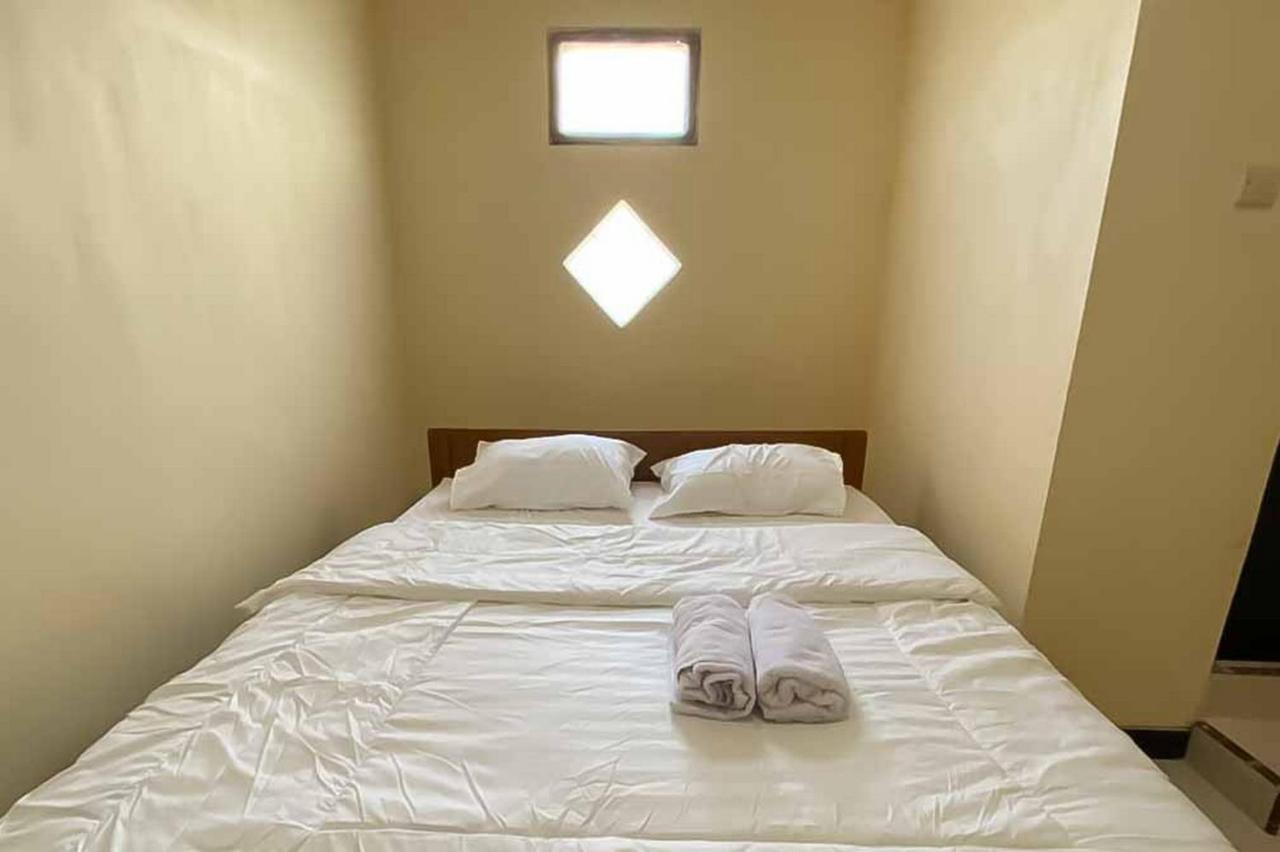 Palace Syariah Homestay Redpartner Banyuwangi  Ngoại thất bức ảnh